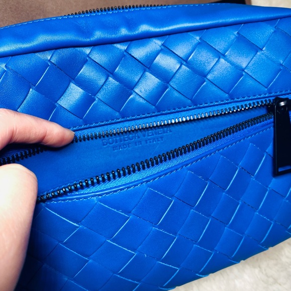 Bottega Veneta Vibrant Blue Belt Bag - Picture 4 of 12
